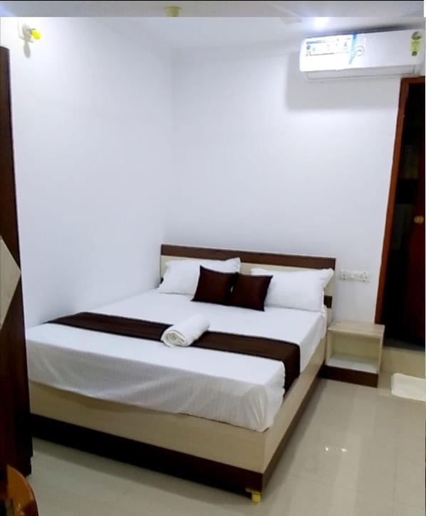 Hotel Tharavad Residency Iritti Exterior foto