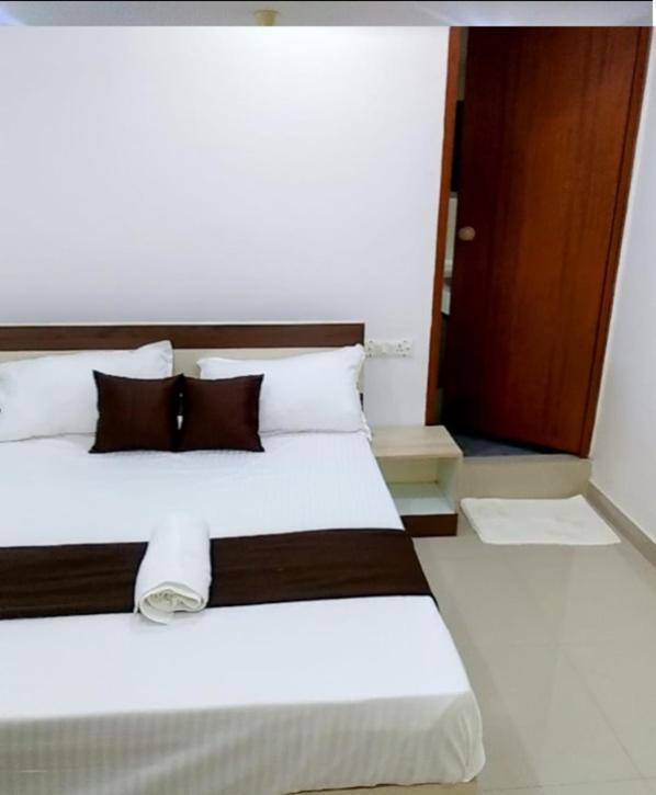 Hotel Tharavad Residency Iritti Exterior foto