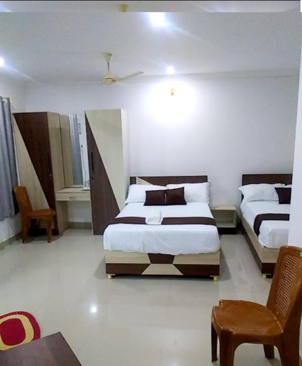 Hotel Tharavad Residency Iritti Exterior foto