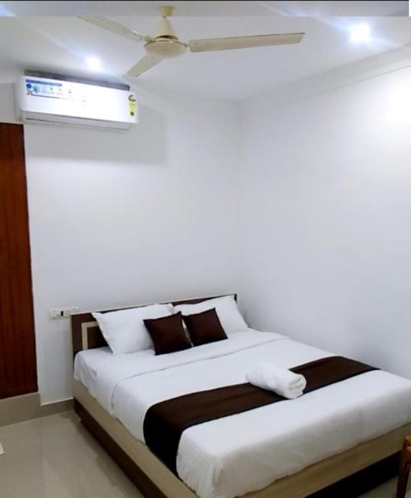 Hotel Tharavad Residency Iritti Exterior foto